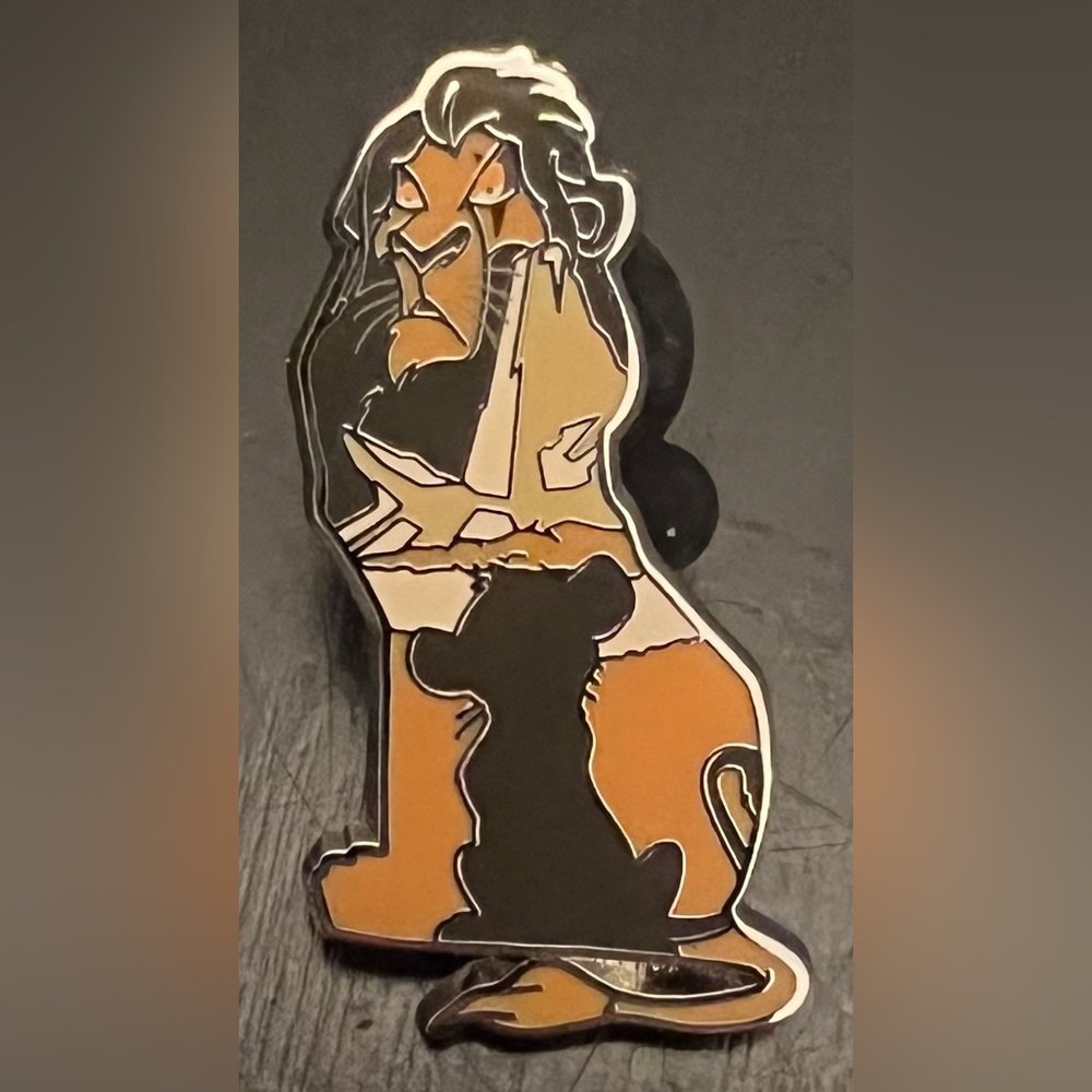 Disney Limited Edition Overshadowing Lion King Scar & Simba Villian Pin